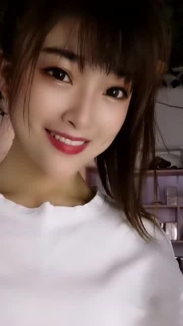 是谁爆料酒窝小姐姐啊视频,揭秘酒窝小姐姐爆火视频背后的神秘人物 第1张 是谁爆料酒窝小姐姐啊视频,揭秘酒窝小姐姐爆火视频背后的神秘人物 第1张